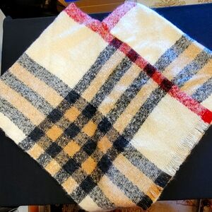 NWOT Super soft Poncho-never worn!